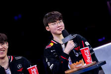 【LoL】Fakerが近年のバランス調整に提言「もっと個人スキルで影響を出せるゲームになれば、プレイヤーは喜ぶと思う」のサムネイル画像